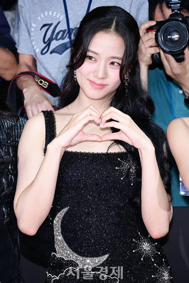 Jisoo tại sự kiện ra mắt Blackpink World Tour (Khởi Nguyên Hồng) In Cinemas mới đây.