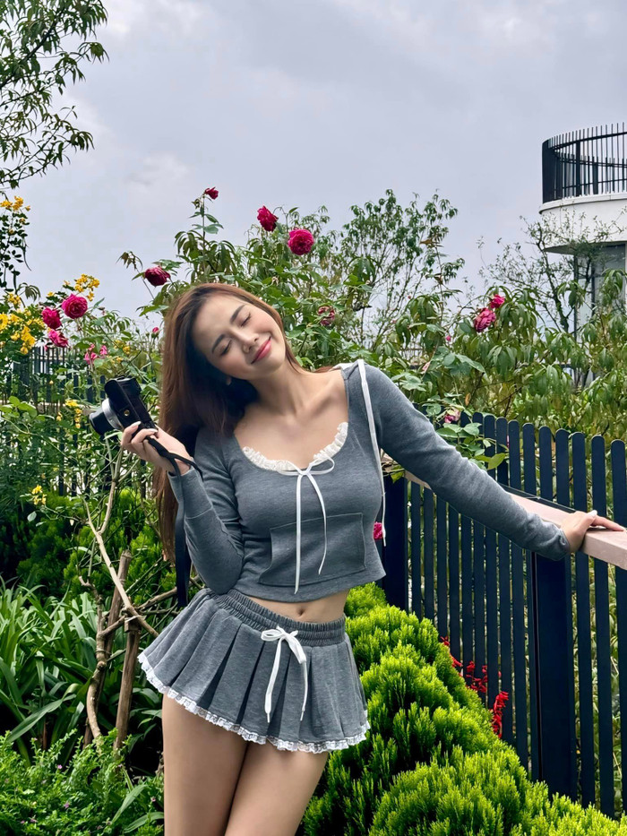 Huyền Lizzie tận hưởng kỳ nghỉ khi không đóng phim