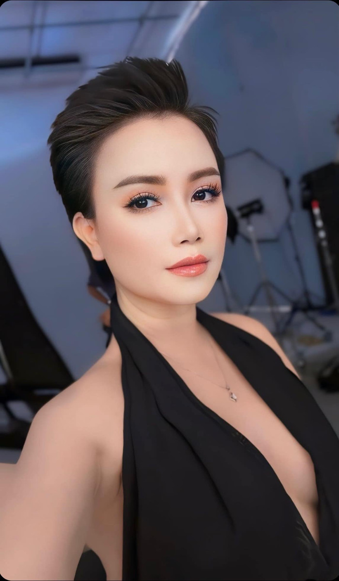 Nữ diễn viên lấy 4 đời chồng, có 3 con gái: U50 lão hóa ngược thích khoe sắc vóc nóng bỏng Ảnh 1