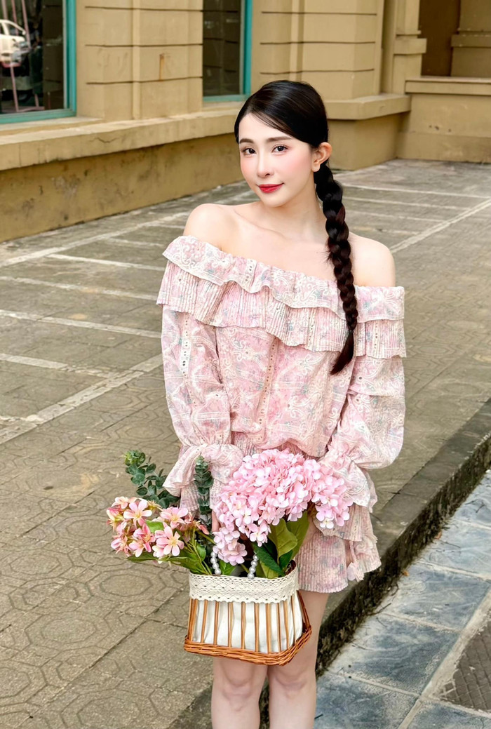 Nhan sắc của 'cá sấu chúa' ngày càng thăng hạng.