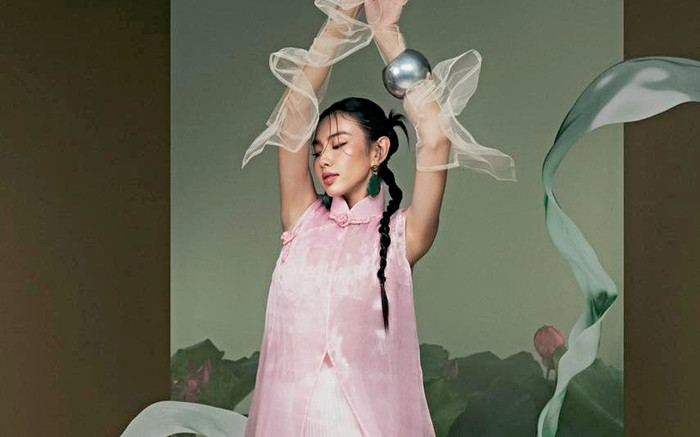 Đẹp khen - Xấu chê: Hoa hậu Thùy Tiên khoe nét đẹp nền nã kỷ niệm tuổi 26 Ảnh 2