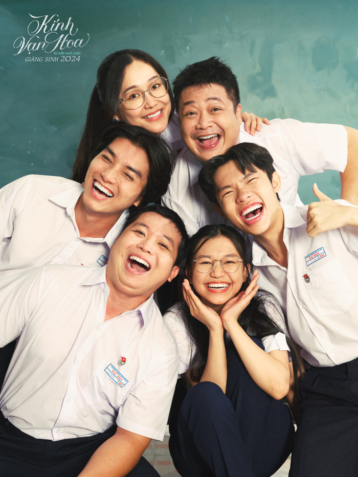 Dàn cast bản điện ảnh và truyền hình của Kính Vạn Hoa chung khung hình.