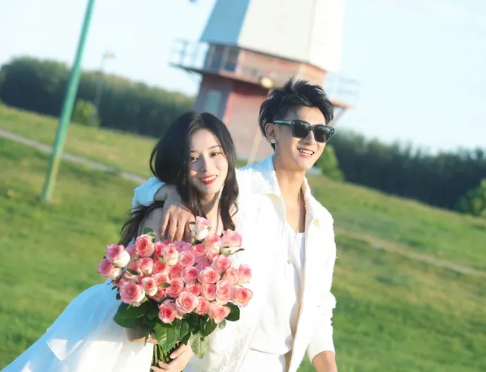 Hoàng Tử Thao và Từ Nghệ Dương công khai hẹn hò hồi tháng 7.