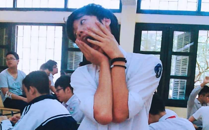 Trong những tấm hình, con trai nghệ sĩ Vân Dung đều thoải mái thể hiện tính cách thật. Ảnh: FBNV