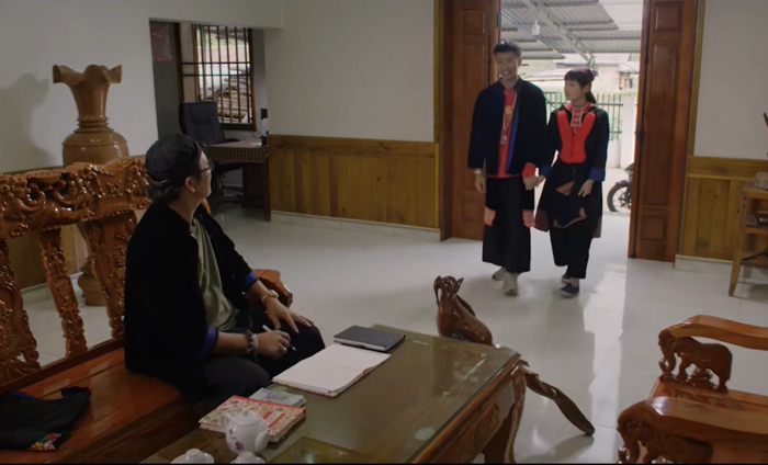 Hình ảnh cặp đôi trẻ về ra mắt khiến ông bố vô cùng thích thú.