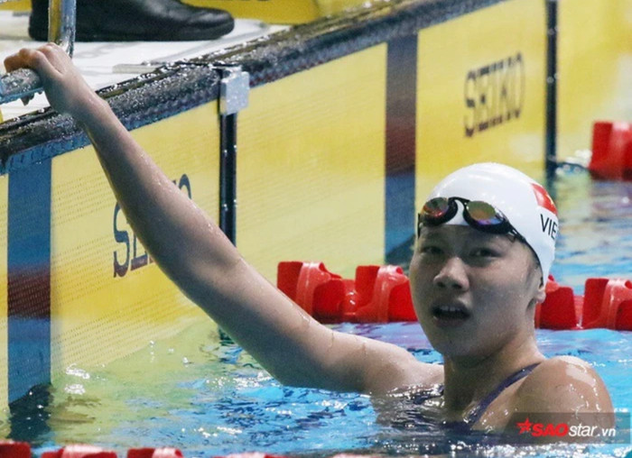 Hơn 30 tỷ đồng cho Ánh Viên là quá rẻ nếu nhìn sang bóng đá Việt Nam đang tiêu tiền. 