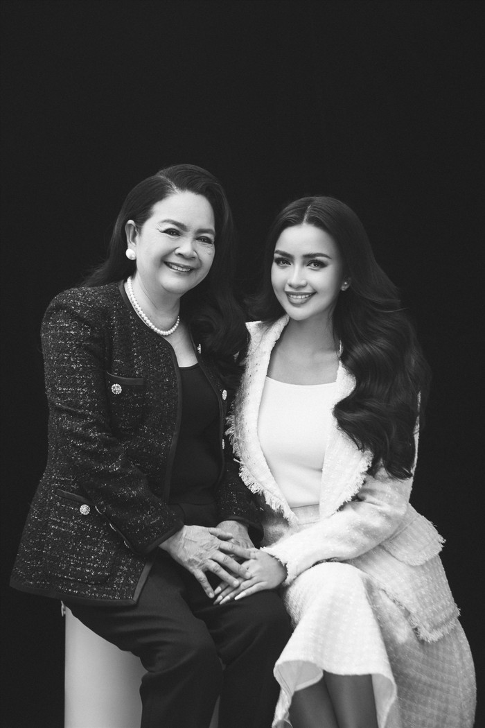 Mẹ ruột Hoa hậu Ngọc Châu đột ngột qua đời.