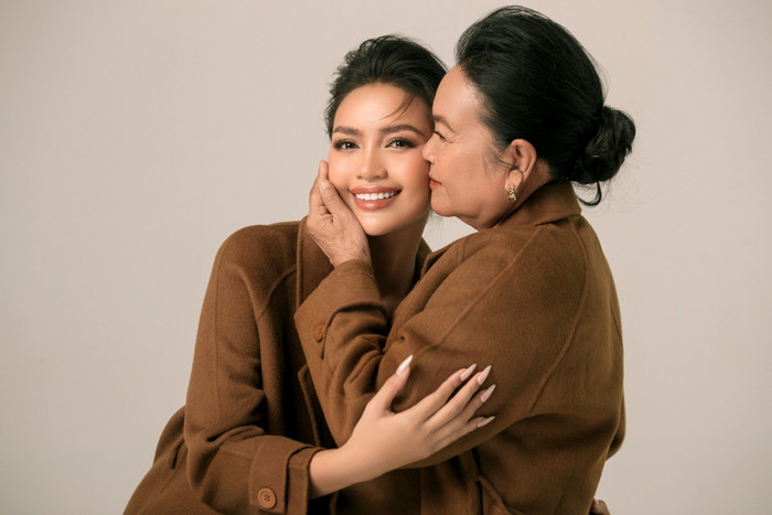 Sự ra đi của đấng sinh thành là nỗi mất mát lớn trong gia đình cô.