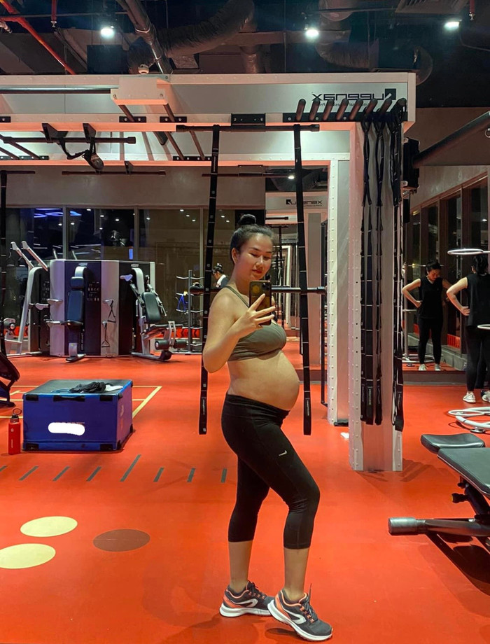 Võ Hạ Trâm đang ở tháng thứ 8 của thai kì.