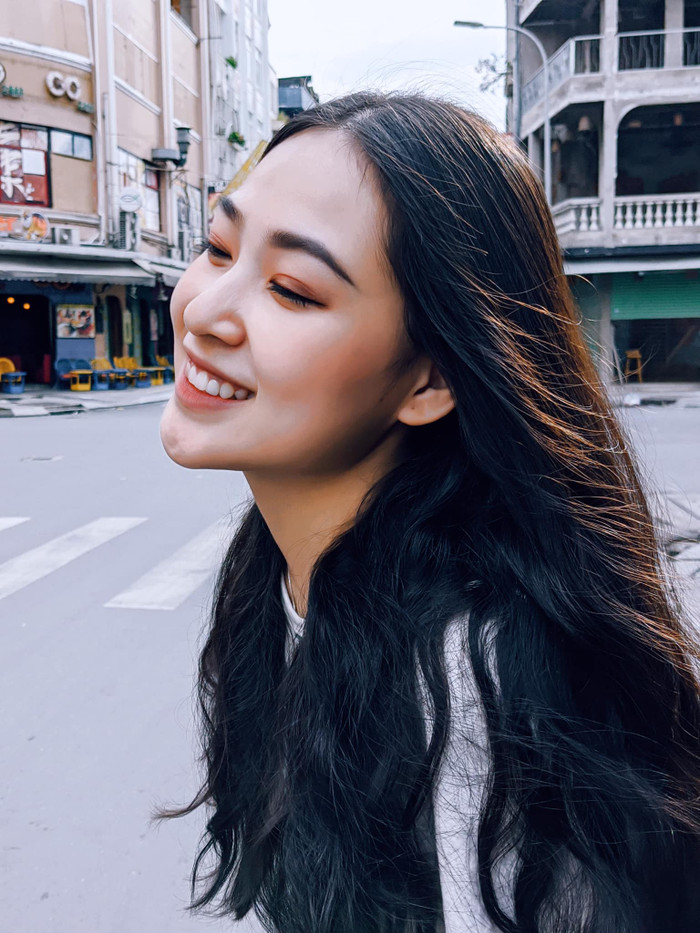 Ở vai diễn điện ảnh đầu tiên, 'con gái' Quyền Linh được tiền bối khen ngợi về sự đầu tư, tâm huyết dành cho vai diễn. 