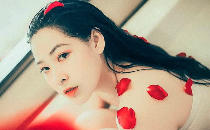 'Con gái' Quyền Linh o ép tuyết lê ở tuổi xuân thì Ảnh 2