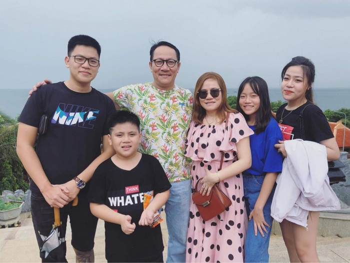 Gia đình hạnh phúc của NSƯT Hoàng Hải, nam nghệ sĩ lên chức ông nội cách đây 1 năm.