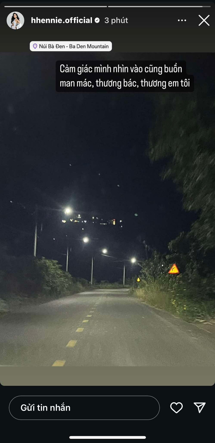 H'hen Niê đã đến quê nhà Tây Ninh chia buồn cùng Ngọc Châu ngay trong đêm.