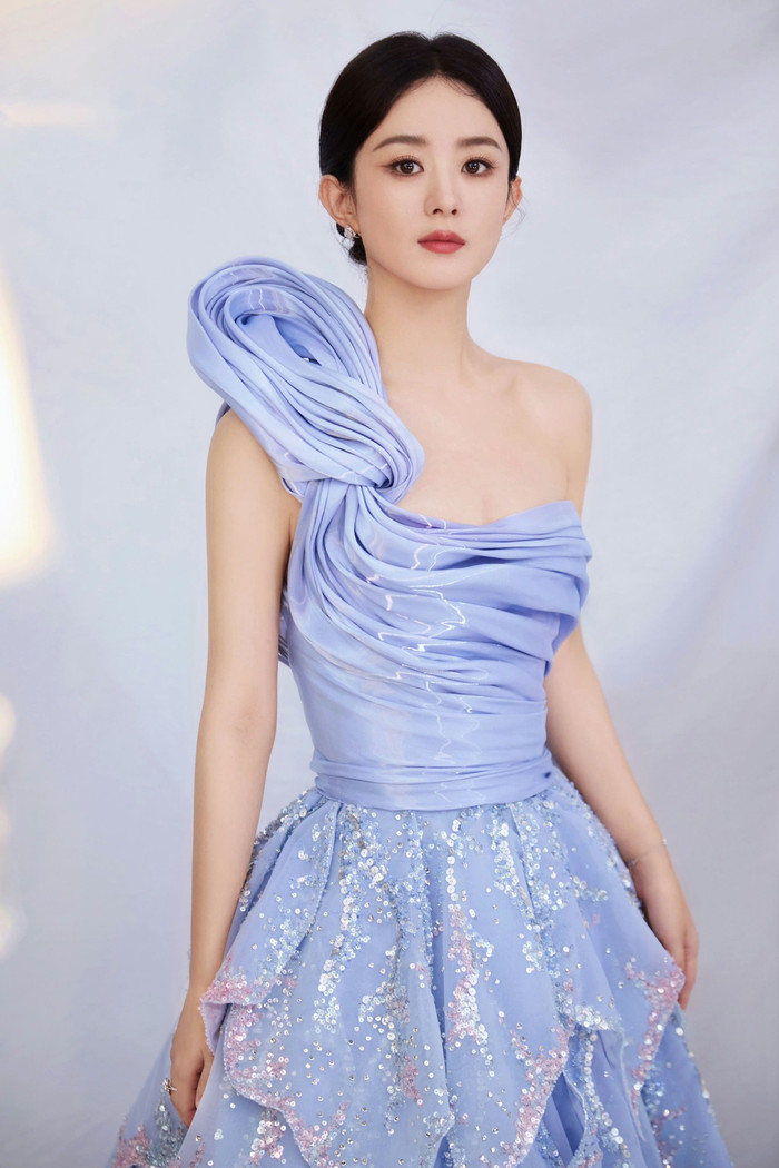 5 sao nữ giàu nhất Cbiz: Triệu Lệ Dĩnh cuối bảng, Lưu Diệc Phi chỉ đứng thứ 2 Ảnh 1