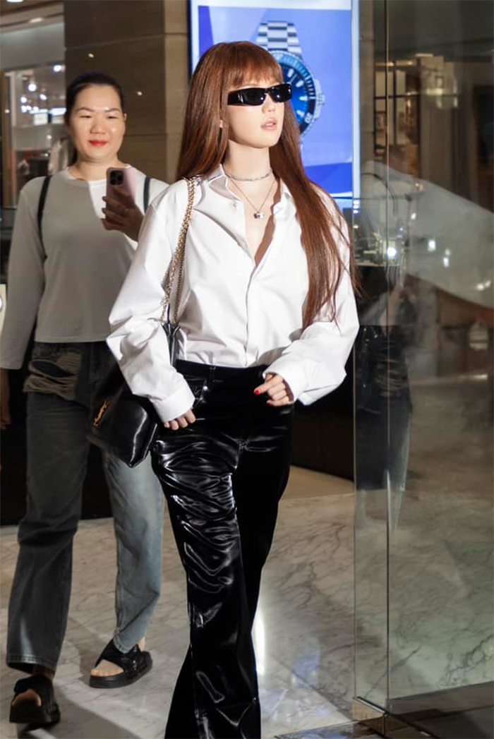 Ngọc Trinh chia sẻ hình ảnh tham dự một sự kiện mới đây.