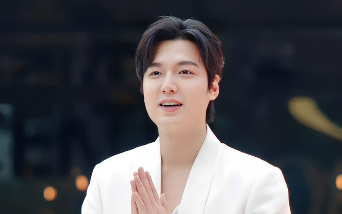 Lee Min Ho và 'bạn gái' kém 8 tuổi lộ diện, báo tin trọng đại sau 2 năm thai nghén Ảnh 2