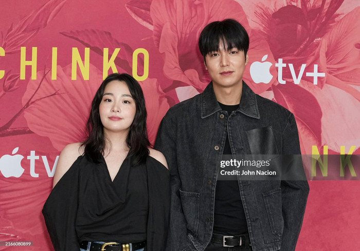 Lee Min Ho và tình màn ảnh trên thảm đỏ công chiếu Pachinko 2 - Ảnh: Getty Images