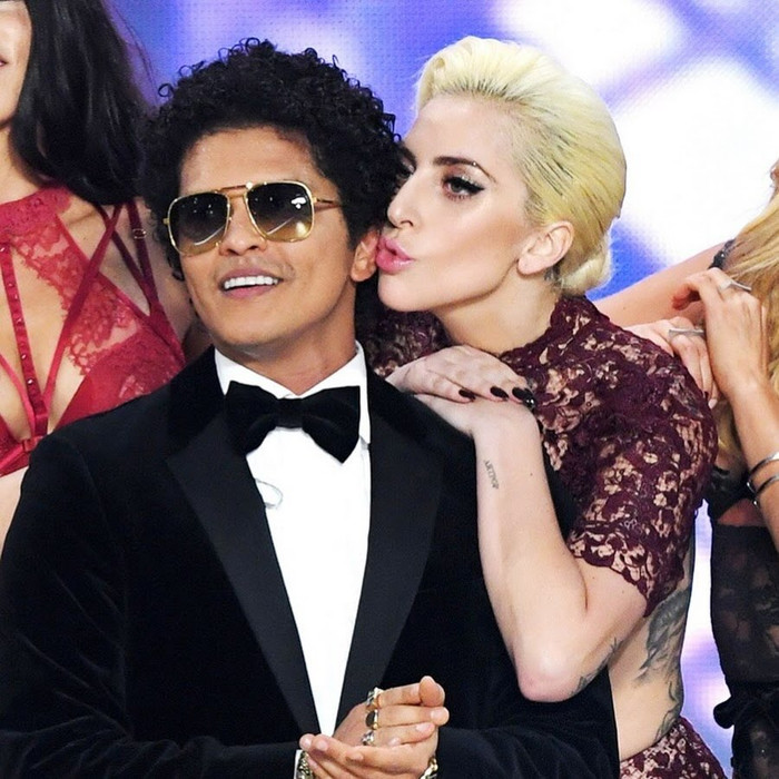 Lady Gaga 'bắt tay' cùng Bruno Mars, tên bài hát đã được hé lộ? Ảnh 1