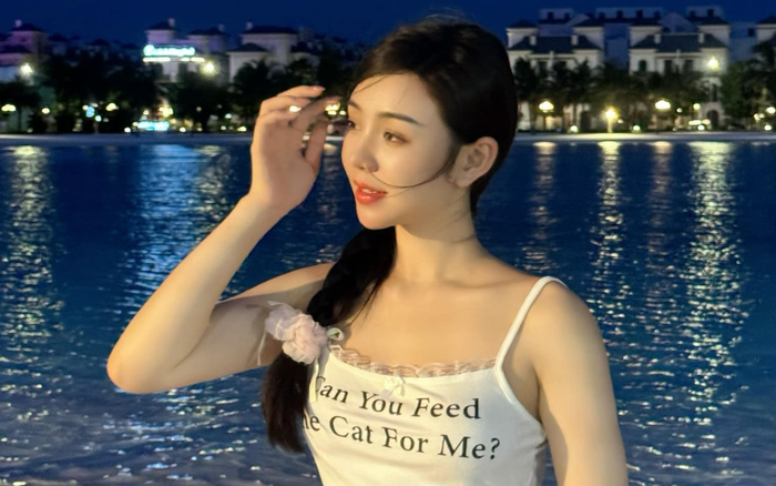 Quỳnh Kool chăm chỉ đi du lịch ở nhiều nơi. Ảnh: FBNV