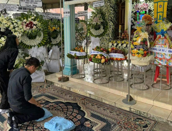 Căn nhà đơn sơ tại quê nhà bao trùm không khí tang thương lạnh lẽo - Ảnh: Sưu tầm