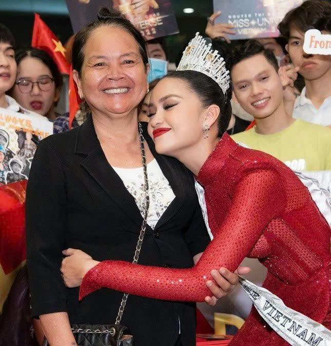 Sự ra đi của mẹ là nỗi mất mát lớn trong gia đình Ngọc Châu.