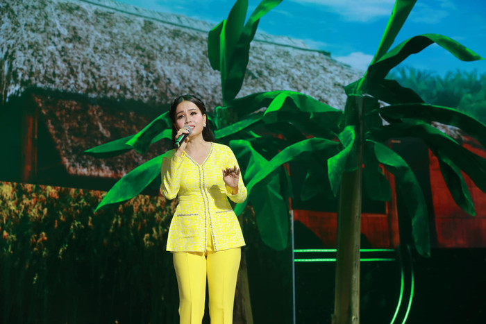 Khán giả xin chụp ảnh khi đang biểu diễn, Cẩm Ly có hành động bất ngờ Ảnh 3