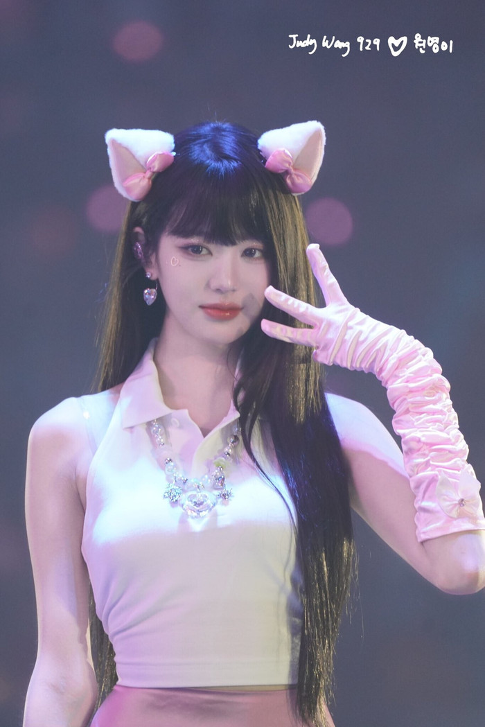 Người ta nhìn hình Jang Won Young nhưng lại thấy... Triệu Lộ Tư.