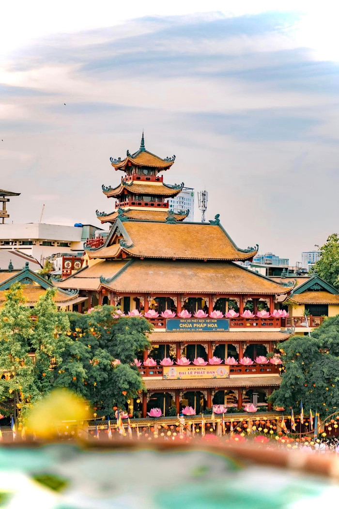 Chùa Pháp Hoa là ngôi chùa lớn thường xuyên tổ chức lễ lớn quan trọng