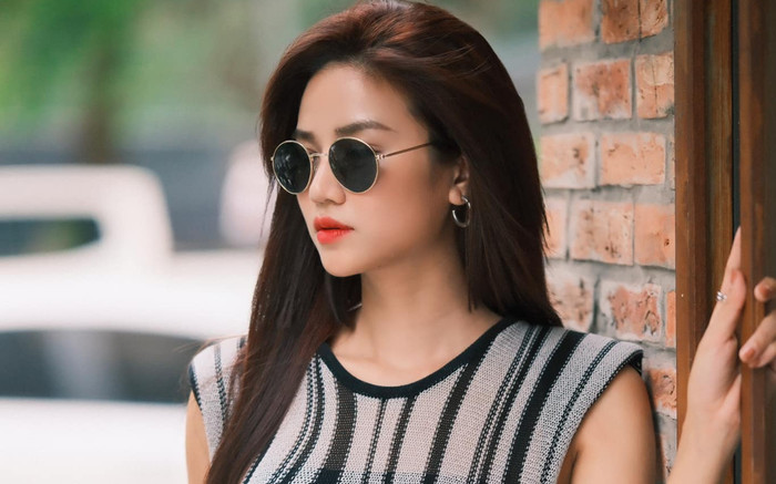 'Bạn gái' Đình Tú diện áo xuyên thấu khoe nhan sắc tựa thần tiên tỷ tỷ Ảnh 2