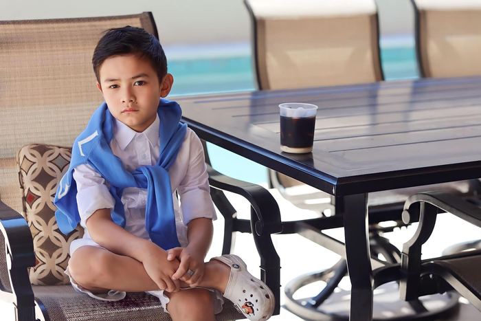 Con trai Đan Trường ra dáng chuẩn CEO.