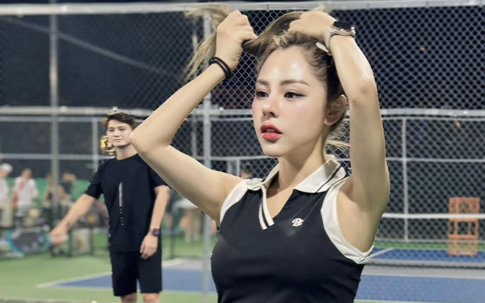 Huỳnh Anh luôn yêu chiều bà xã. Ảnh: FBNV