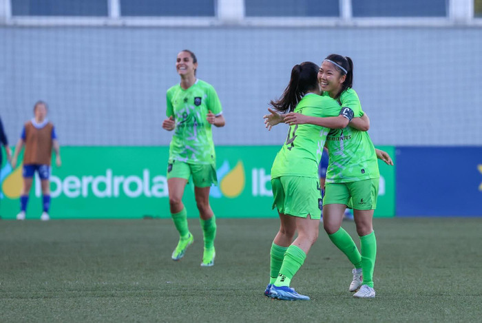 Sáng 15/8, phía CLB nữ TPHCM nói với Saostar là tiền đạo Huỳnh Như đã đồng ý ký hợp ngắn hạn.