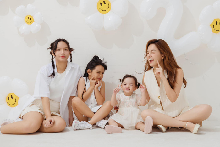 Ba ái nữ chính là niềm hạnh phúc lớn nhất với Phạm Quỳnh Anh. Ảnh: FBNV