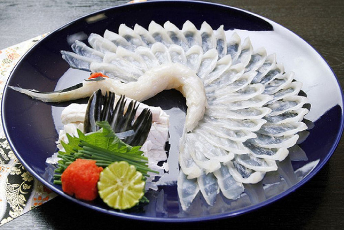 Thịt cá nóc là loại sashimi hảo hạng với mức giá đắt đỏ