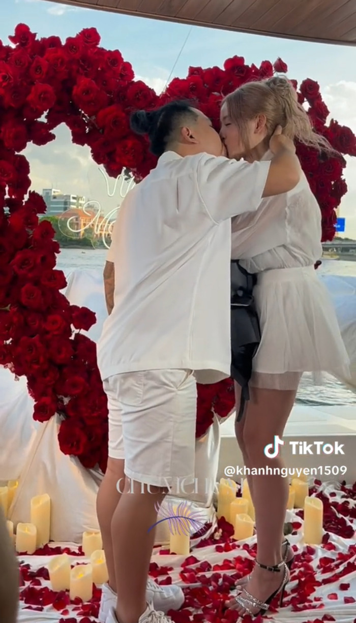 Trần Thanh Tâm 'say yes', nhận lời cầu hôn từ bạn trai CEO. (Ảnh chụp màn hình TikTok Chum Chum).