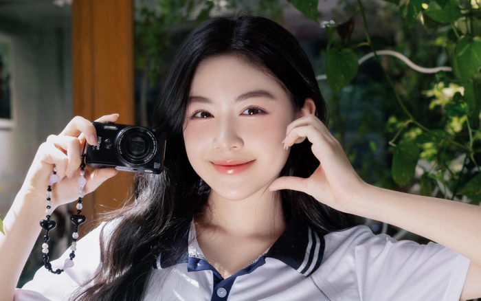 Những tấm hình của con gái lớn nhà Quyền Linh đều khiến khán giả 'xao xuyến'. Ảnh: FBNV