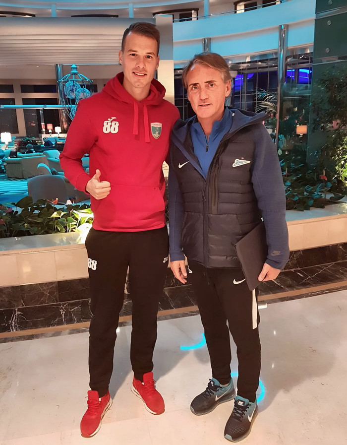 Trung vệ Igor Jelic (áo đỏ) từng thắng kiện CLB Thanh Hóa và nhận số tiền 170 nghìn USD. Ảnh: FBNV