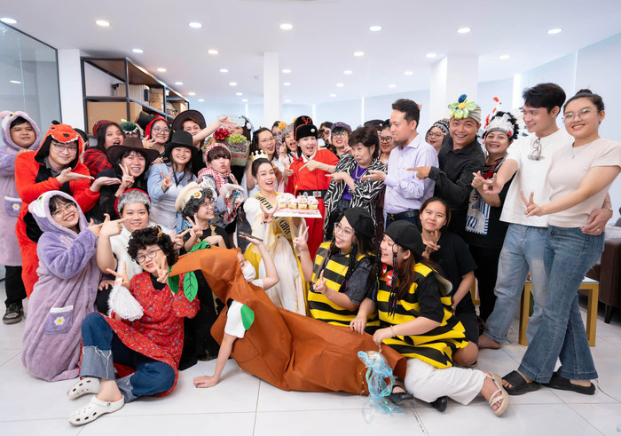 Nhật Kim Anh vui mừng trước tình cảm của mọi người dành cho bản thân. Ảnh: FBNV