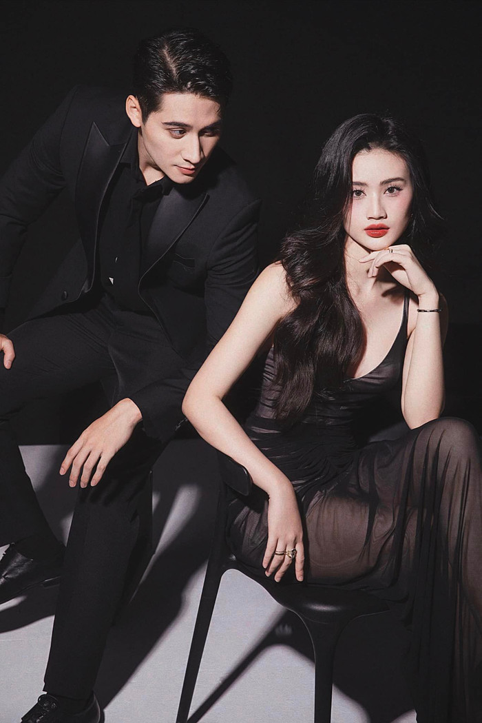 Trong bộ ảnh mới nhất, hoa hậu Ý Nhi và nam vương Tuấn Ngọc đã khiến người hâm mộ không khỏi trầm trồ, bởi vẻ đẹp cuốn hút và phong cách thời trang đẳng cấp. Cả hai đã tạo nên một bức tranh hoàn hảo của sự thanh lịch và sang trọng.