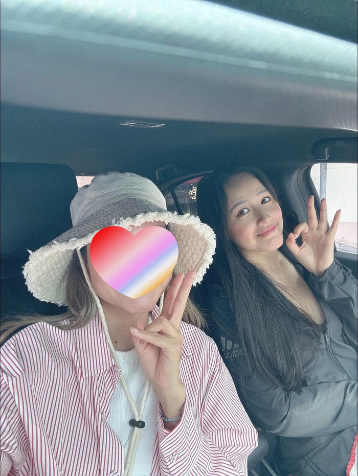 Mai Phương Thúy giản bị lộ làn da kém mịn màng qua cam thường của người bạn. 