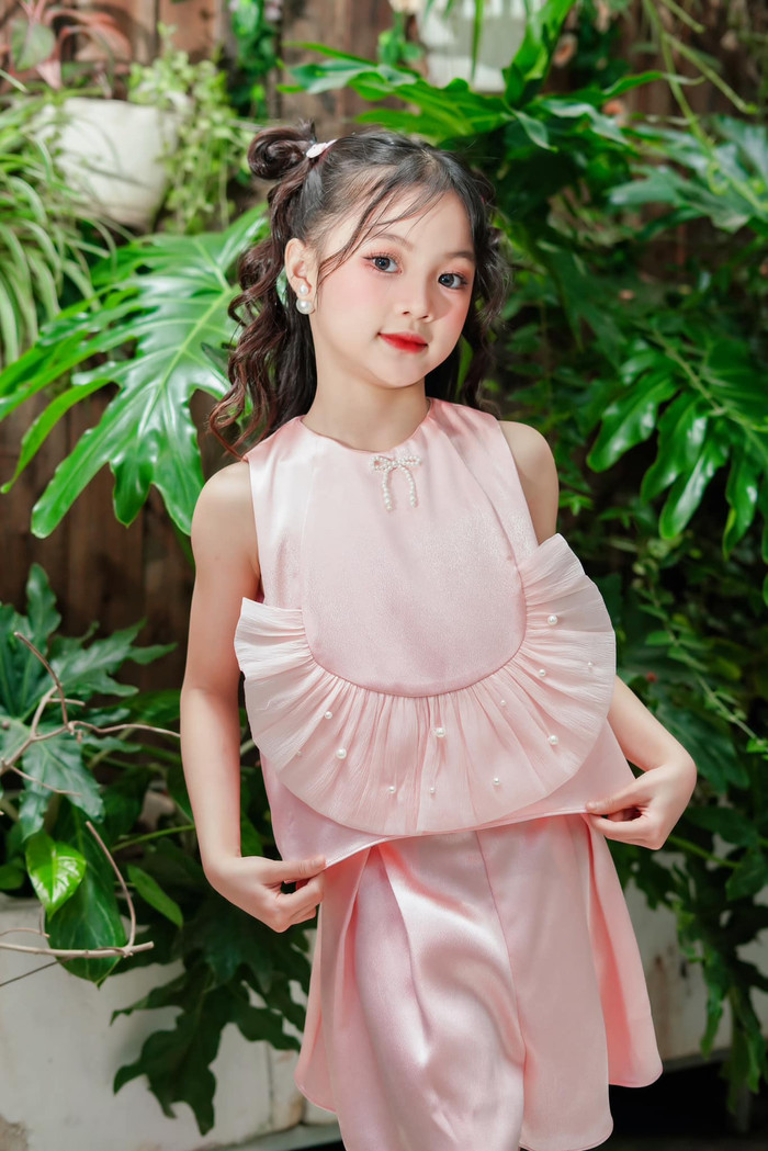 Em ruột Thu Hà Ceri ở Đi Giữa Trời Rực Rỡ xinh đẹp tài giỏi không kém chị Ảnh 4