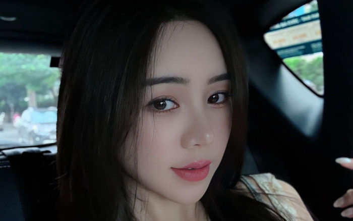 Đẹp khen - Xấu chê: Quỳnh Kool khoe diện mạo tựa búp bê Ảnh 2