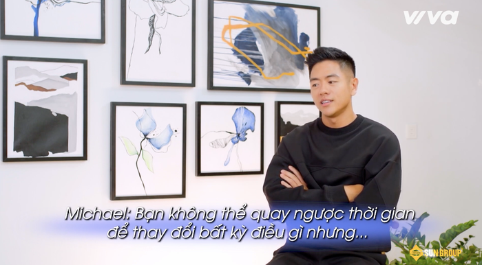 Michael Trương đang phân vân về tình cảm của mình đối với Yuna Vũ và Lee Rayeon.