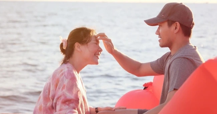 Quý Bình thỉnh thoảng mới nhận vai diễn, thay vào đó, anh dành thời gian phụ vợ chăm sóc gia đình cũng như việc kinh doanh.