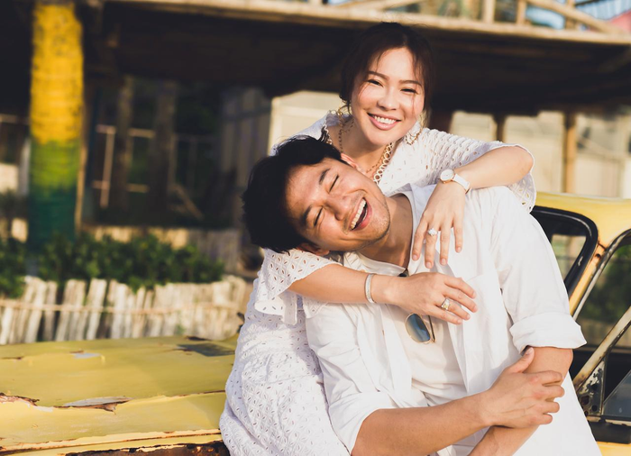 Cả hai kiềm chế cảm xúc khi xảy ra mâu thuẫn, đây là bí quyết giúp Quý Bình và bà xã Ngọc Tiền giữ lửa hôn nhân suốt nhiều năm qua.