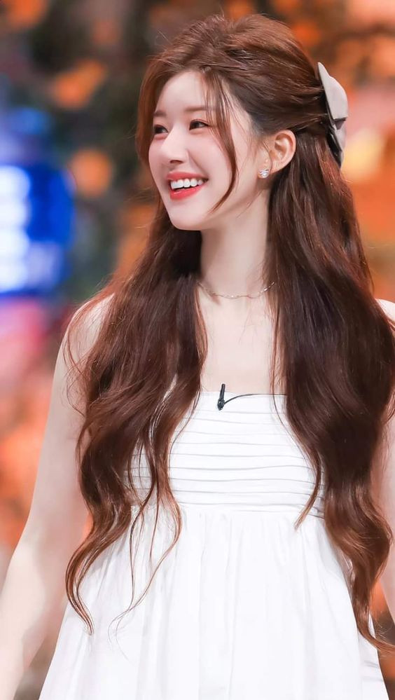 Triệu Lộ Tư vượt Bạch Lộc, Cúc Tịnh Y để dẫn đầu lứa tiểu hoa 9X Ảnh 3