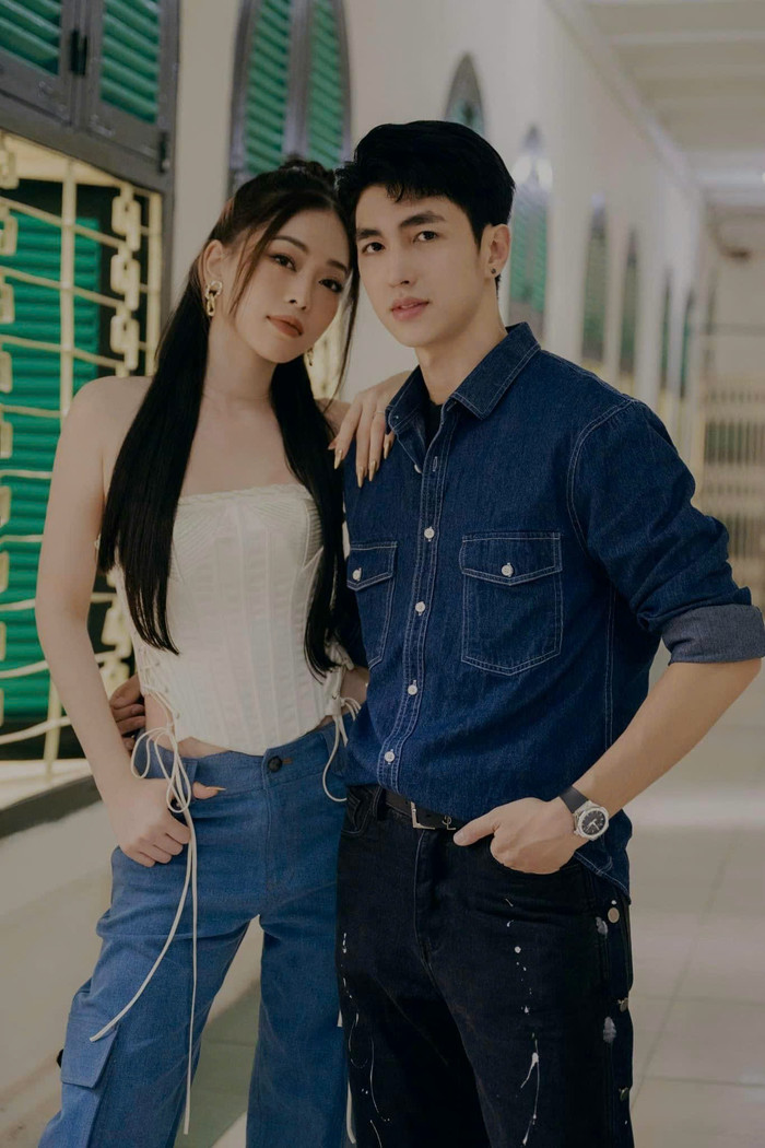 Sau khi về chung một nhà, Bình An - Phương Nga thoải mái công khai cuộc sống hôn nhân trên mạng xã hội, giản dị nhưng đầy ngọt ngào.