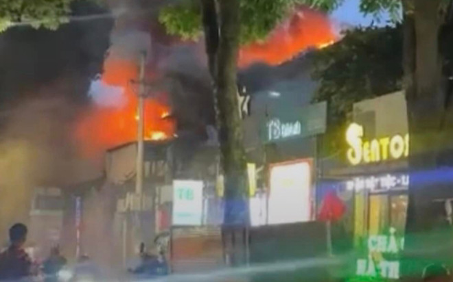 Cháy lớn tại quán bar ở Hà Nội Ảnh 2