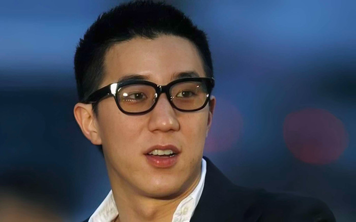 Con trai nam diễn viên nổi tiếng ngồi tù 6 tháng, giờ hưởng thừa kế hơn 3.700 tỷ đồng? Ảnh 2