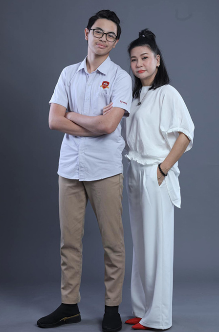 Cát Phượng tích cực hoạt động nghệ thuật, làm mẹ đơn thân nuôi dưỡng con trai. 